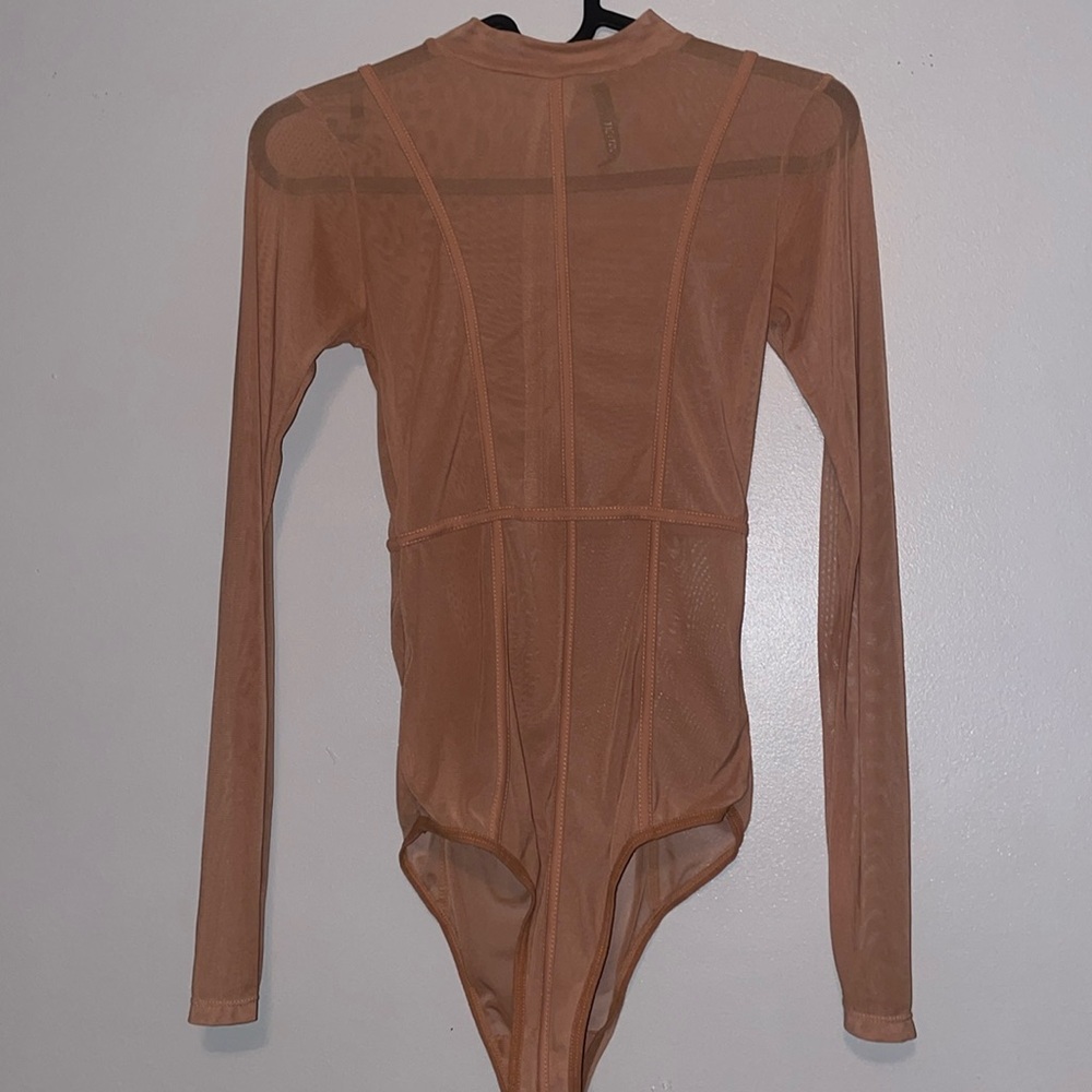 Bodysuit .